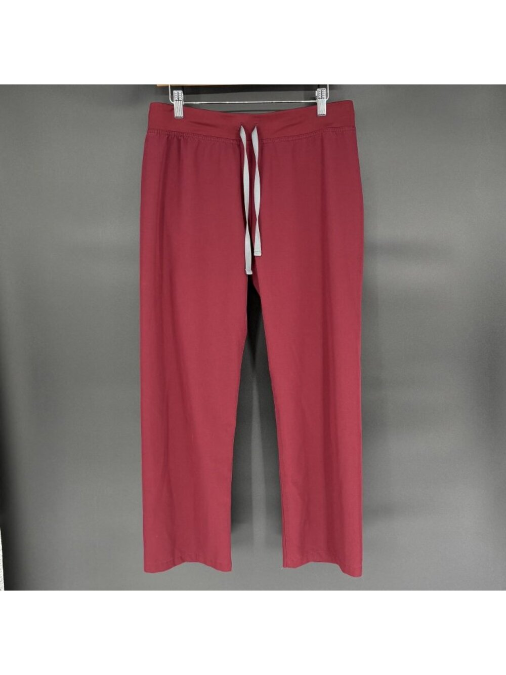 FIGS Womens Livingston Basic Scrub Pants M Petite Burgundy Straight Leg Nurse